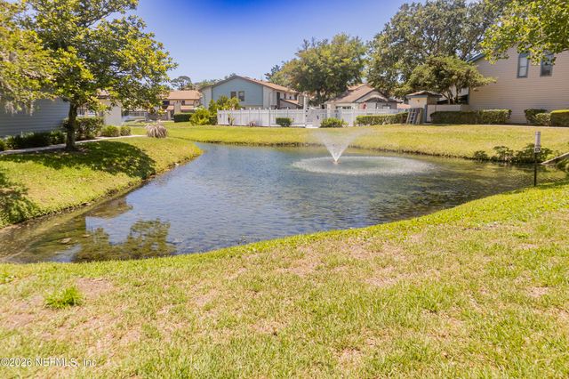 1403 W DEFENDER Court, Jacksonville, FL 32233