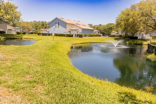 1403 W DEFENDER Court, Jacksonville, FL 32233