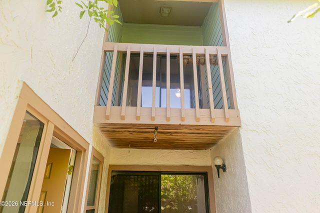 1403 W DEFENDER Court, Jacksonville, FL 32233