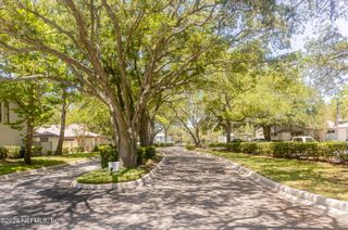 1403 W DEFENDER Court, Jacksonville, FL 32233
