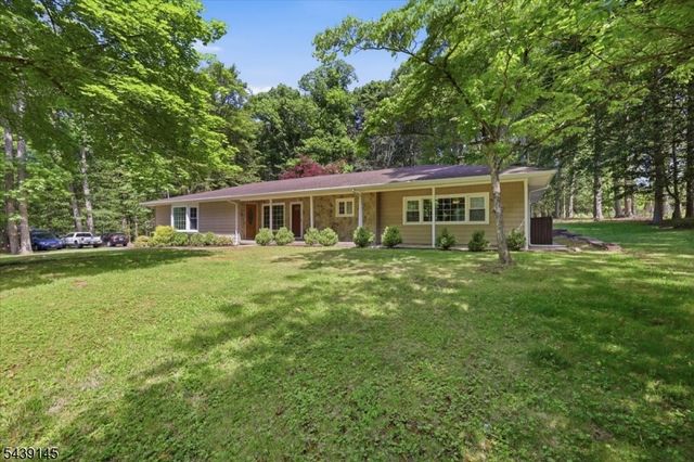261 Eyland Ave, Roxbury Twp., NJ 07876