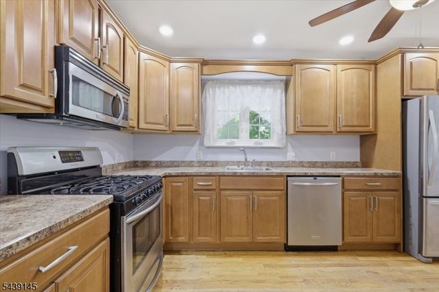 261 Eyland Ave, Roxbury Twp., NJ 07876
