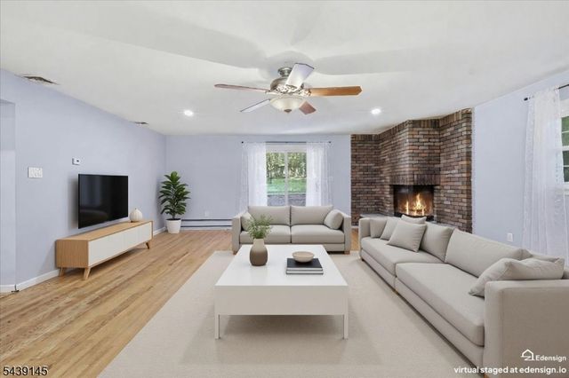 261 Eyland Ave, Roxbury Twp., NJ 07876