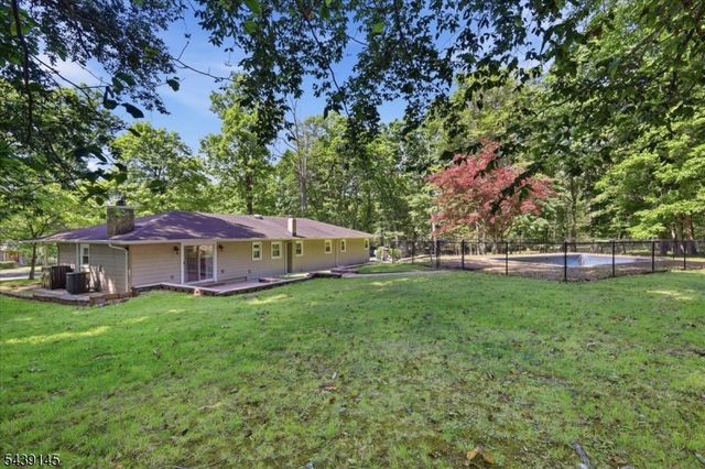 261 Eyland Ave, Roxbury Twp., NJ 07876
