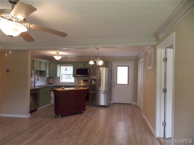 42 County Road 5651, Poplar Bluff, MO 63901