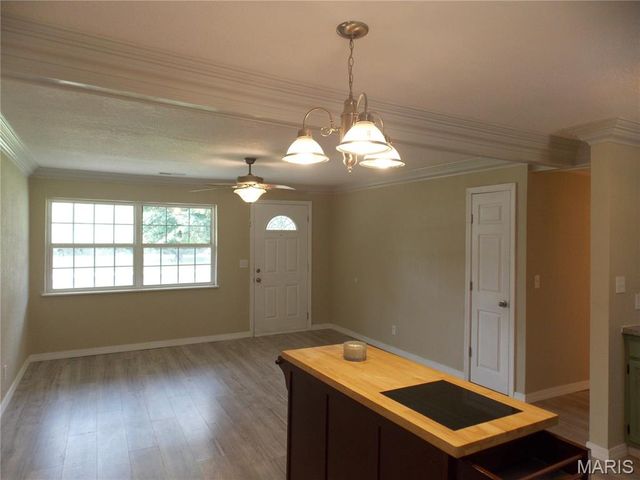 42 County Road 5651, Poplar Bluff, MO 63901