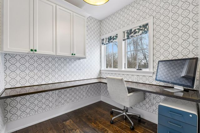 20455 Park Place, Excelsior, MN 55331