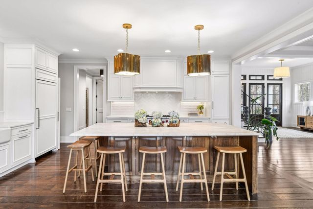 20455 Park Place, Excelsior, MN 55331