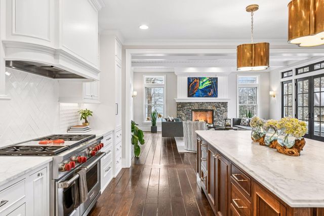 20455 Park Place, Excelsior, MN 55331