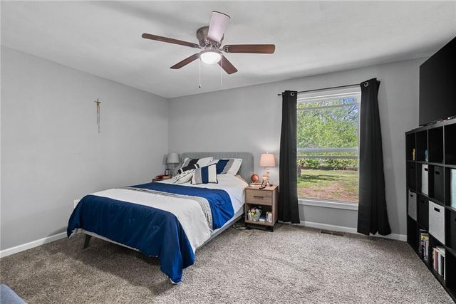 1900 Parkwood Drive, Harrisonville, MO 64701