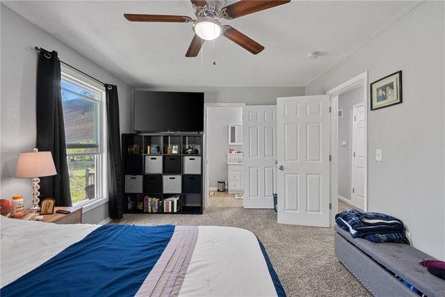 1900 Parkwood Drive, Harrisonville, MO 64701