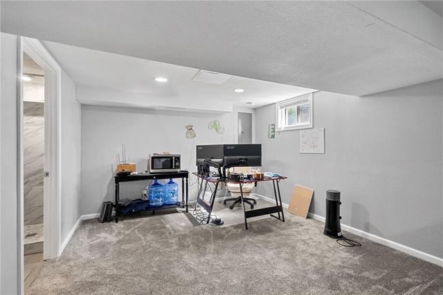 1900 Parkwood Drive, Harrisonville, MO 64701