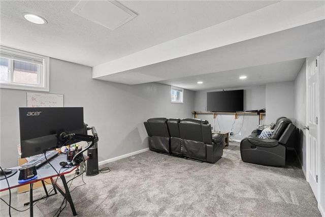 1900 Parkwood Drive, Harrisonville, MO 64701