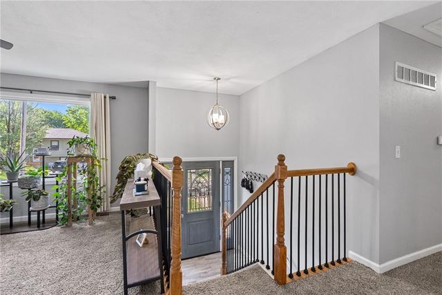1900 Parkwood Drive, Harrisonville, MO 64701