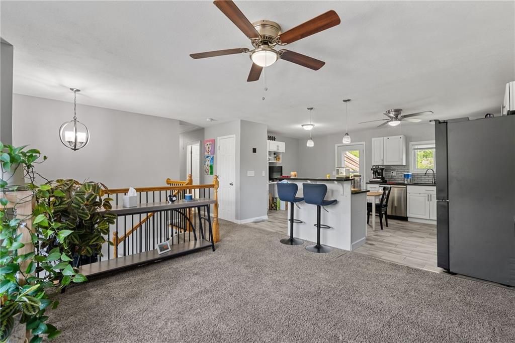 1900 Parkwood Drive, Harrisonville, MO 64701