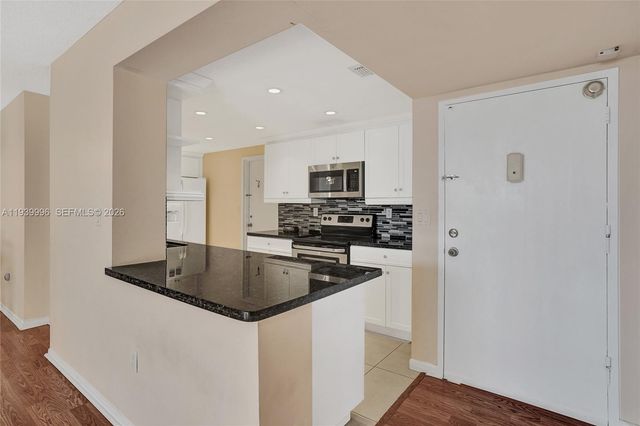 1833 S Ocean Dr 906, Hallandale Beach, FL 33009