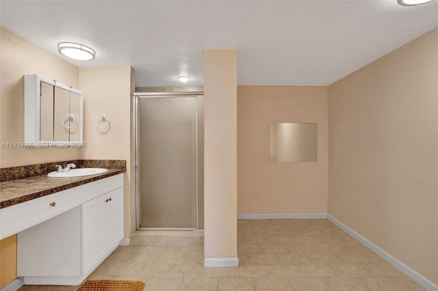 1833 S Ocean Dr 906, Hallandale Beach, FL 33009