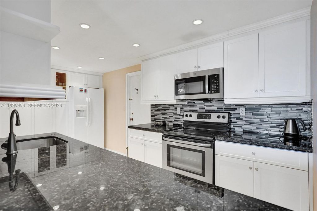 1833 S Ocean Dr 906, Hallandale Beach, FL 33009