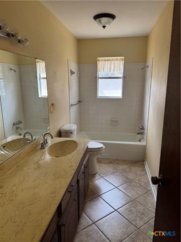 105 Pecan Drive, Victoria, TX 77905