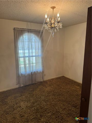 105 Pecan Drive, Victoria, TX 77905