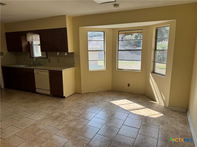 105 Pecan Drive, Victoria, TX 77905