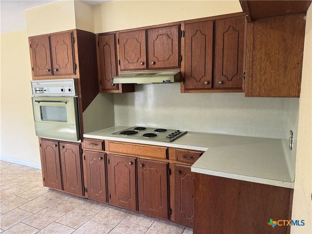 105 Pecan Drive, Victoria, TX 77905