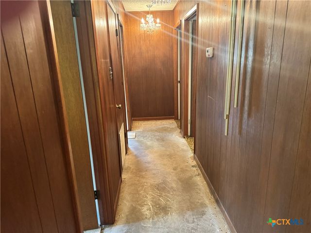 105 Pecan Drive, Victoria, TX 77905