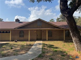 105 Pecan Drive, Victoria, TX 77905