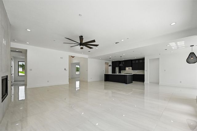 309 Whispering Way, Red Oak, TX 75154