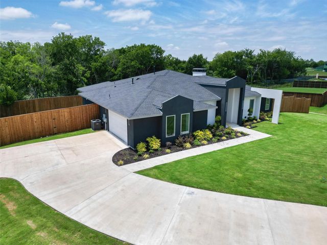 309 Whispering Way, Red Oak, TX 75154