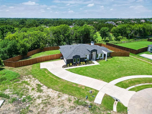 309 Whispering Way, Red Oak, TX 75154
