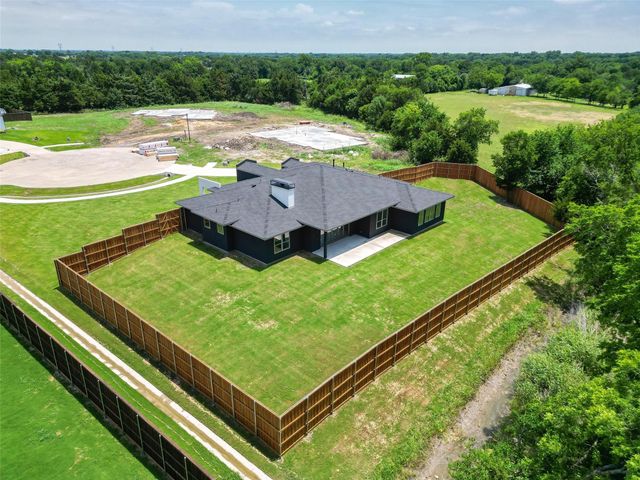 309 Whispering Way, Red Oak, TX 75154