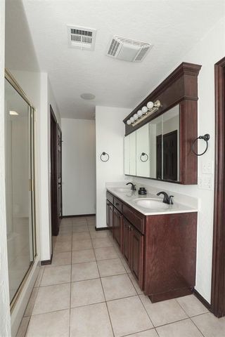 15816 Stepping Stone Lane, Oklahoma City, OK 73170