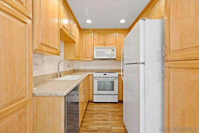 6350 Genesee Ave 220, San Diego, CA 92122