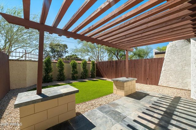 2021 E SOLANA Drive, Tempe, AZ 85281