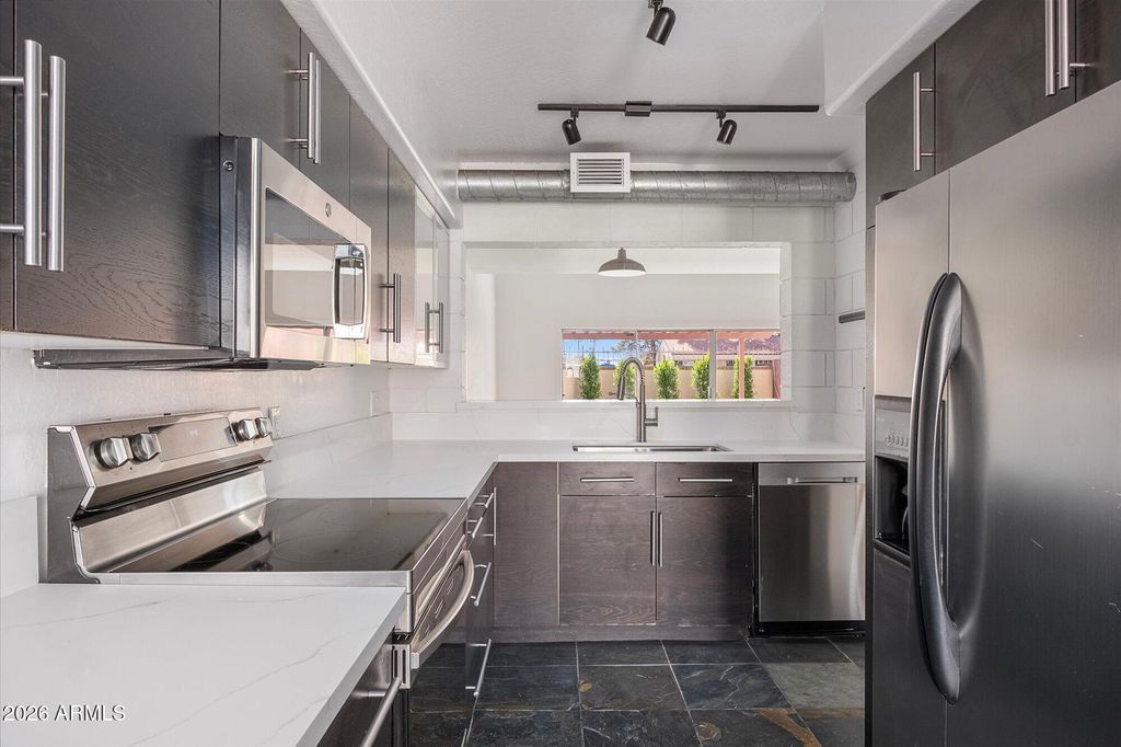 2021 E SOLANA Drive, Tempe, AZ 85281 — photo 2