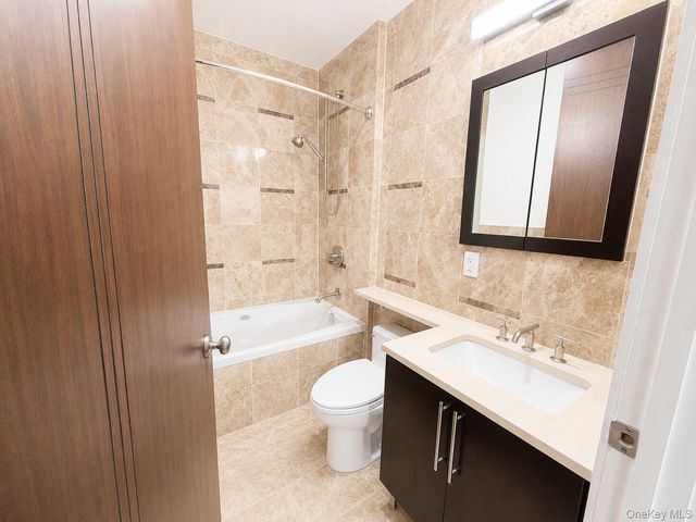31-32 Union Street 4C, Flushing, NY 11354