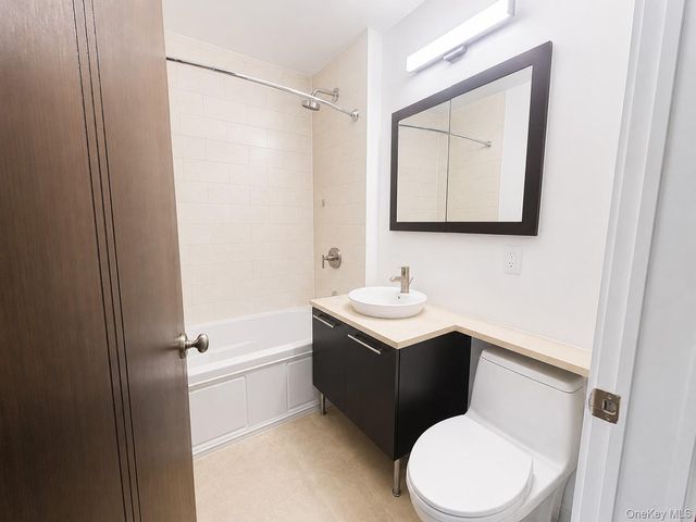 31-32 Union Street 4C, Flushing, NY 11354