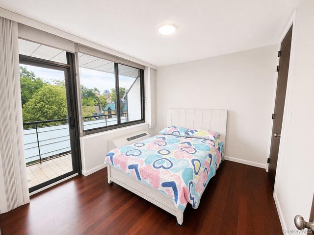 31-32 Union Street 4C, Flushing, NY 11354