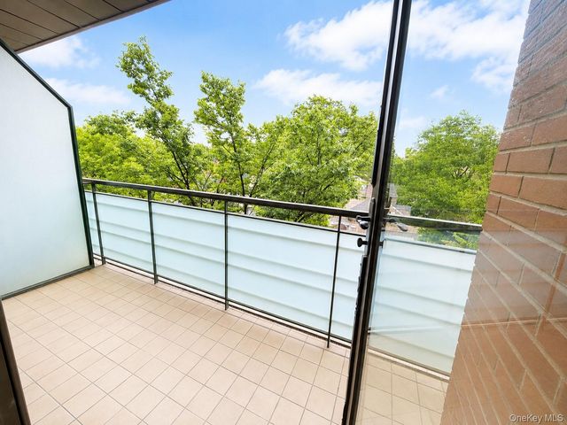 31-32 Union Street 4C, Flushing, NY 11354
