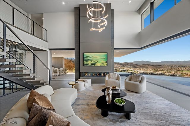 716 Dragon Peak Drive, Henderson, NV 89012