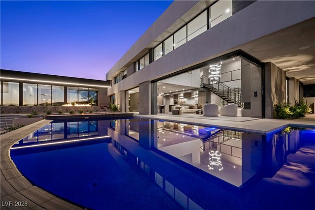 716 Dragon Peak Drive, Henderson, NV 89012