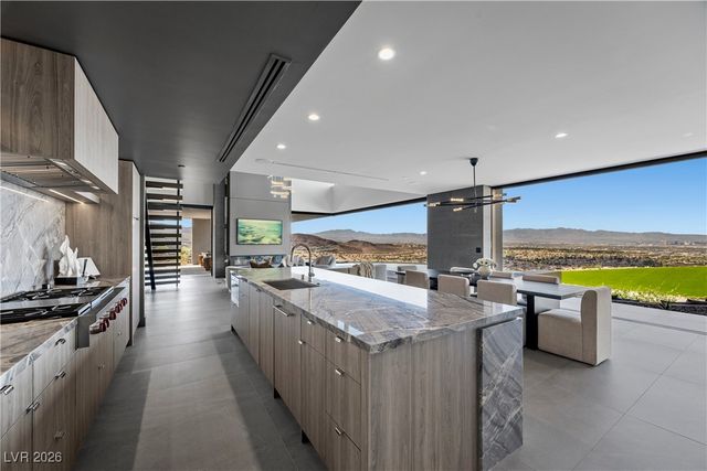 716 Dragon Peak Drive, Henderson, NV 89012