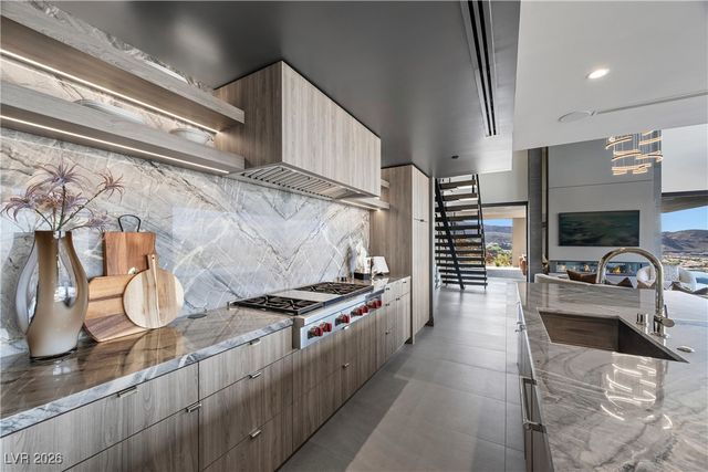 716 Dragon Peak Drive, Henderson, NV 89012