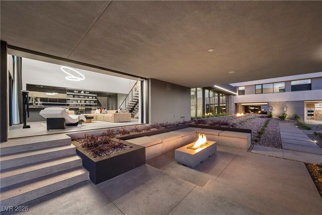 716 Dragon Peak Drive, Henderson, NV 89012