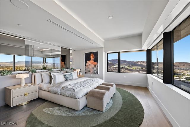 716 Dragon Peak Drive, Henderson, NV 89012