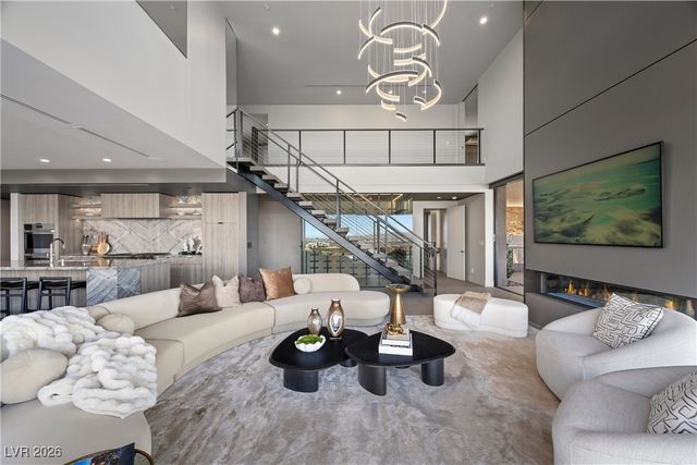 716 Dragon Peak Drive, Henderson, NV 89012