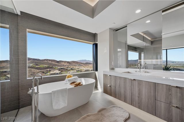 716 Dragon Peak Drive, Henderson, NV 89012