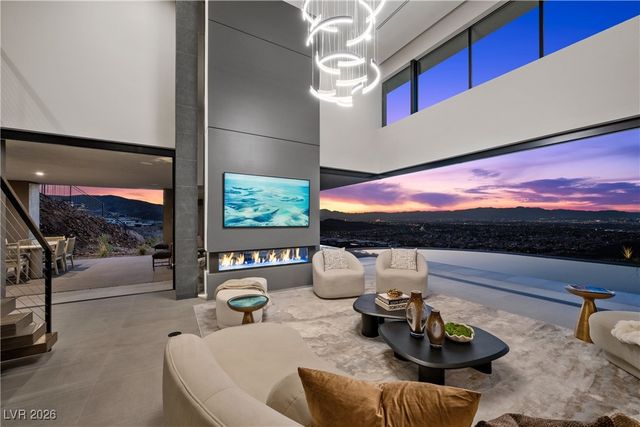 716 Dragon Peak Drive, Henderson, NV 89012