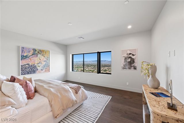 716 Dragon Peak Drive, Henderson, NV 89012